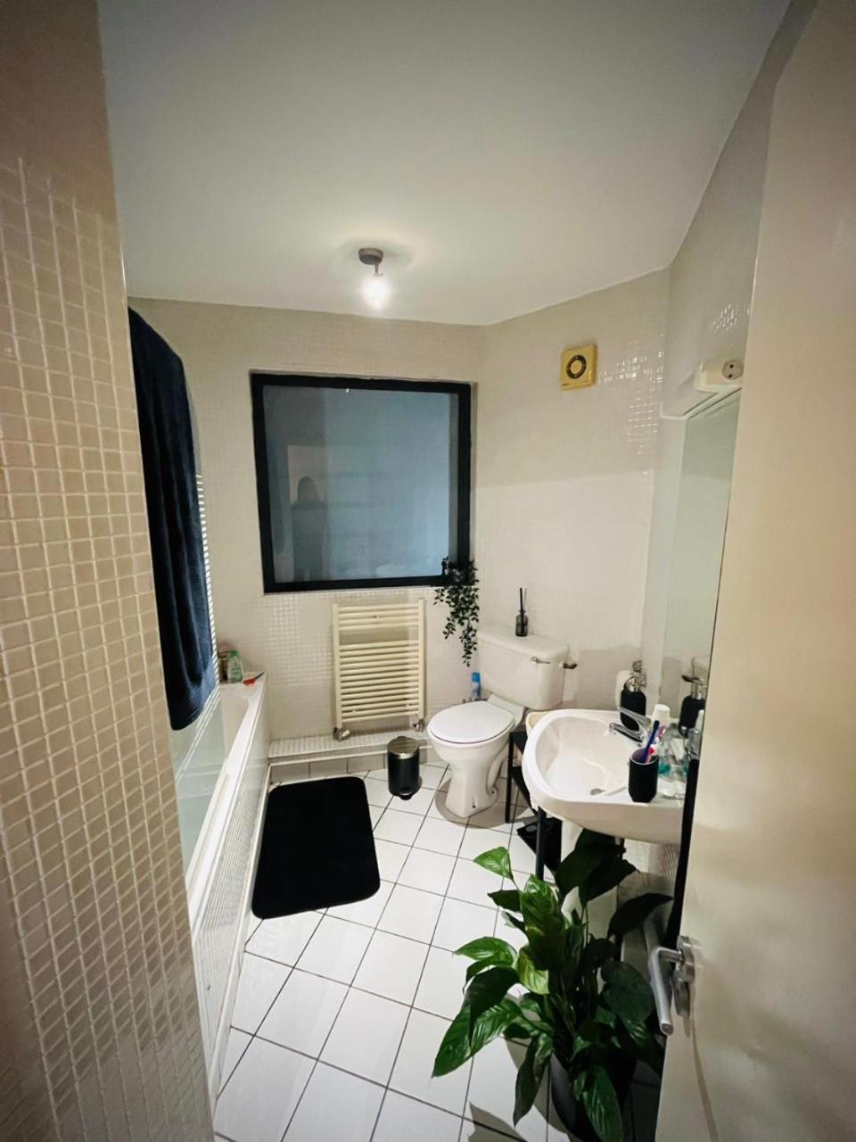 Dorm Room 5-6 People Shared Bathroom Outside Room Dublino Esterno foto